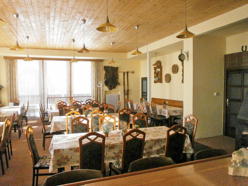 Strážné Horska Chata Roubenka מראה חיצוני תמונה